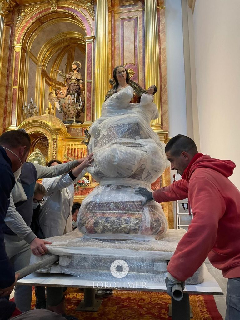 Colocación final de la Virgen de los Angeles
