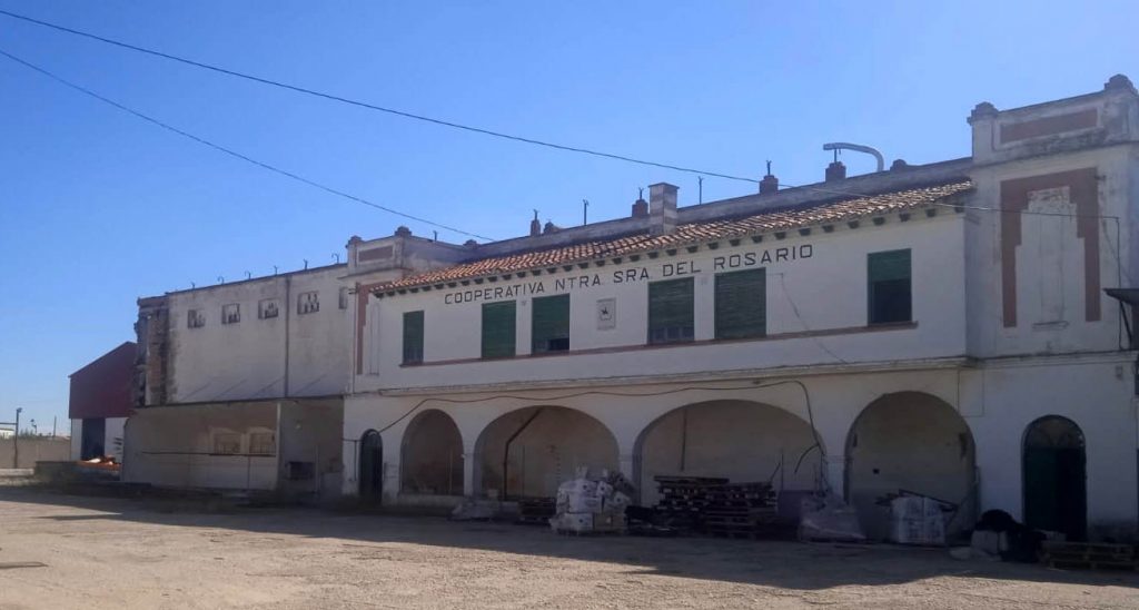 Fachada Bodegas Provencio